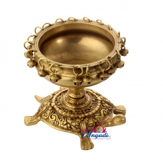 Brass Uruli With Peedam Brass Uruli With Peedam